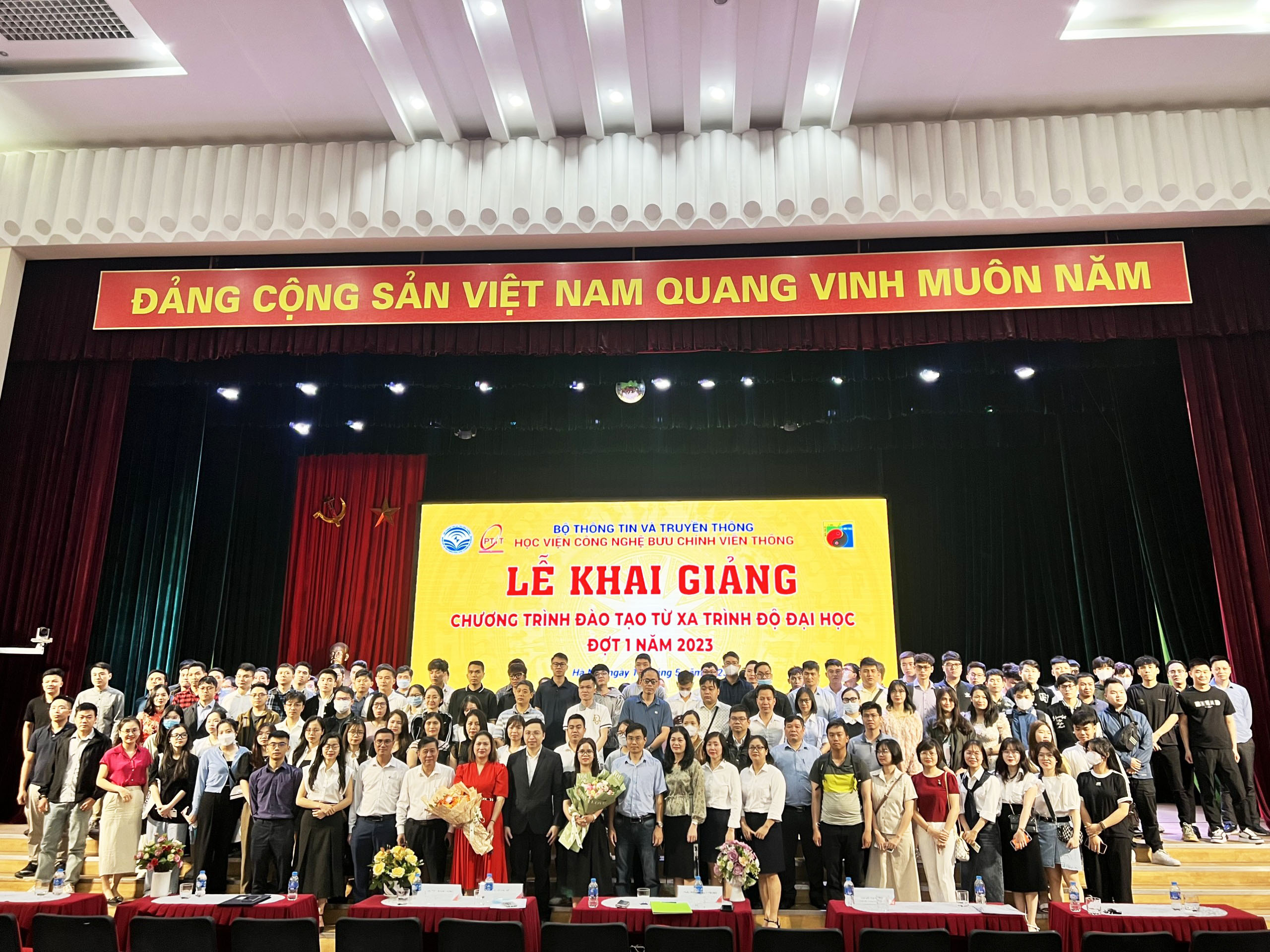 lễ khai giảng đại học online